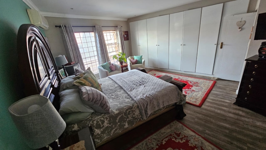 5 Bedroom Property for Sale in Boschdal North West